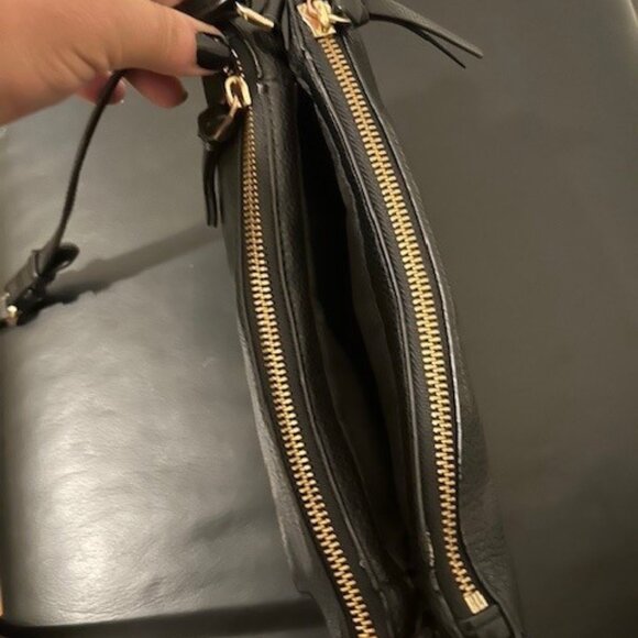 Black pebbled leather Vince Camuto Crossbody bag - Picture 4 of 6